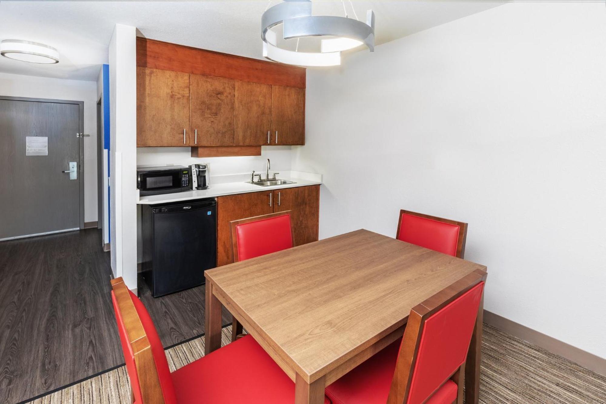 Holiday Inn Express & Suites Sulphur - Lake Charles By Ihg Екстер'єр фото